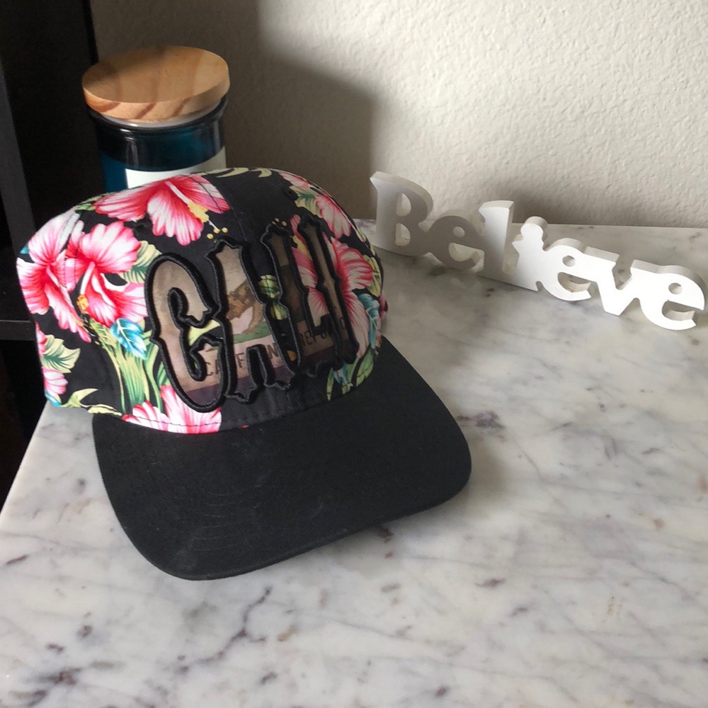Cali Hat with California Bear Flag Detail!! 🌴🌵🐟